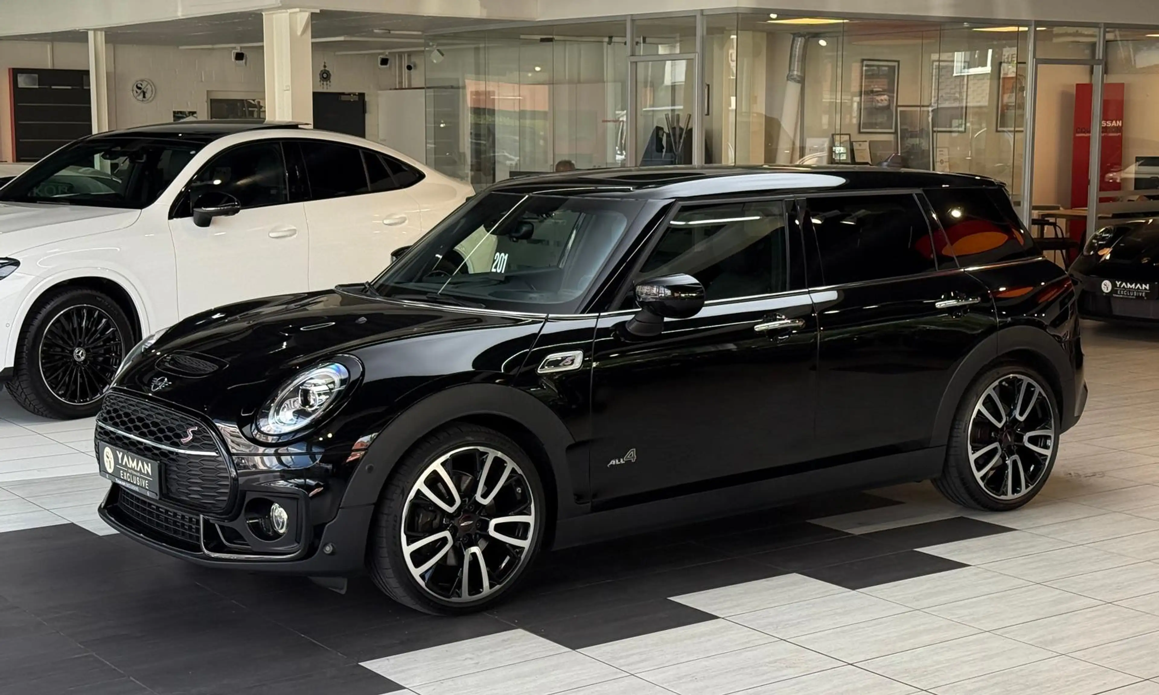 MINI Cooper S Clubman All4 JCW Aero*HuD*Pano*Kamera — photo 2