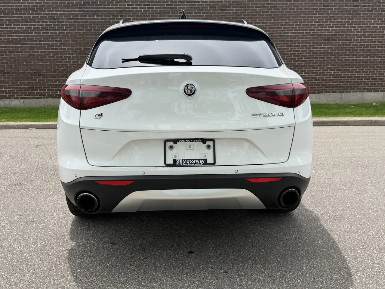 Alfa Romeo Stelvio снимка Alfa Romeo Stelvio