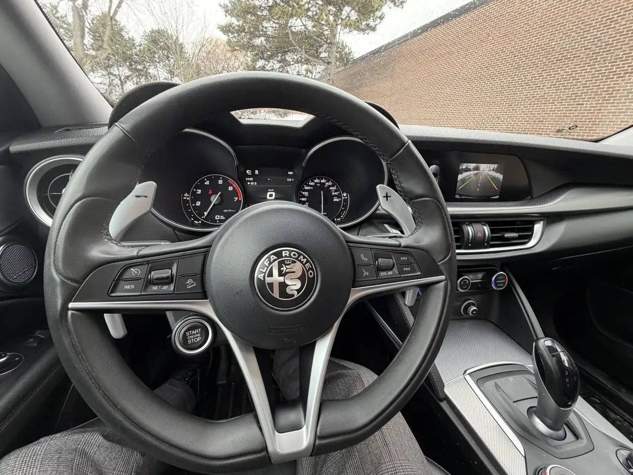 Alfa Romeo Stelvio снимка Alfa Romeo Stelvio