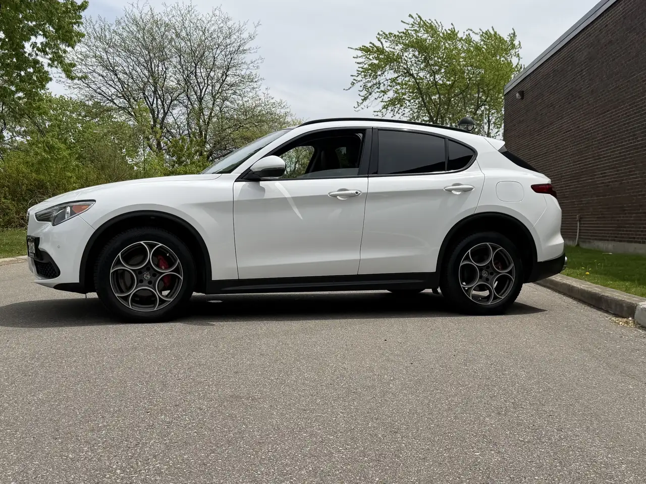 Alfa Romeo Stelvio снимка Alfa Romeo Stelvio
