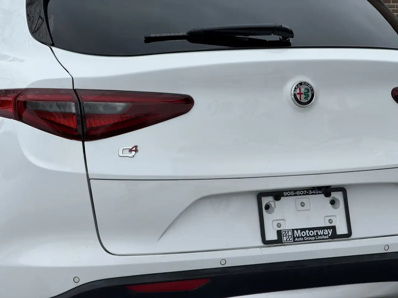Alfa Romeo Stelvio снимка Alfa Romeo Stelvio