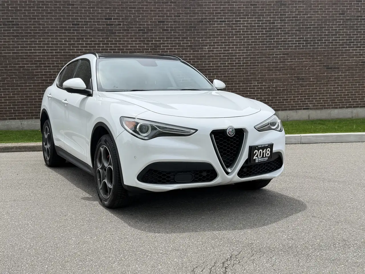 Alfa Romeo Stelvio снимка Alfa Romeo Stelvio