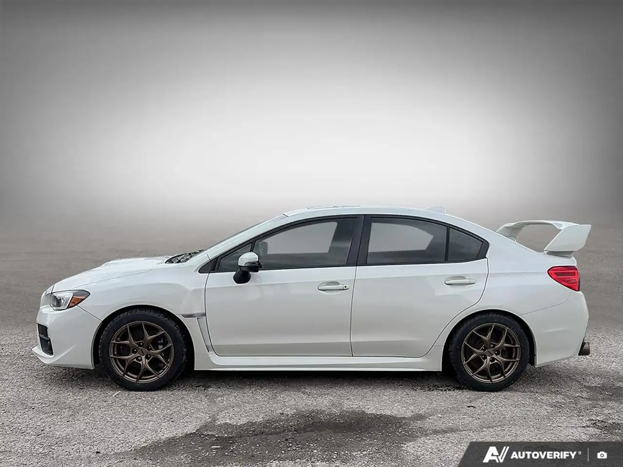 Subaru WRX снимка Subaru WRX