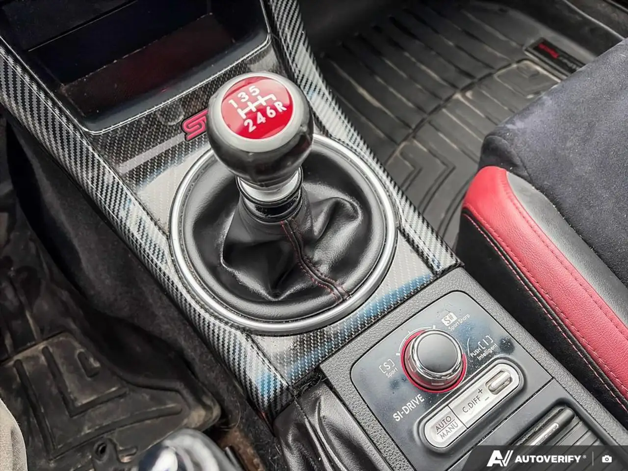 Subaru WRX снимка Subaru WRX
