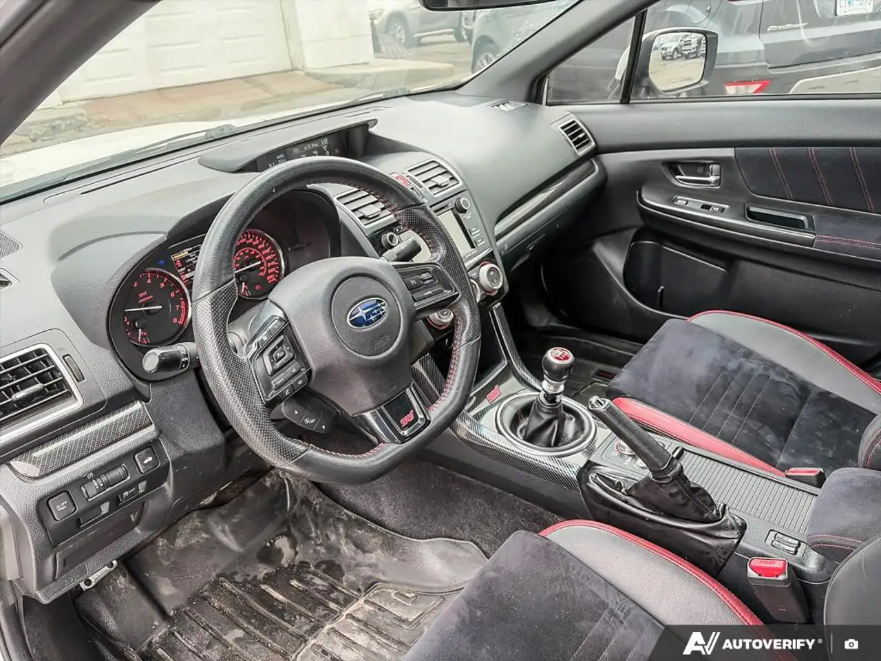 Subaru WRX снимка Subaru WRX