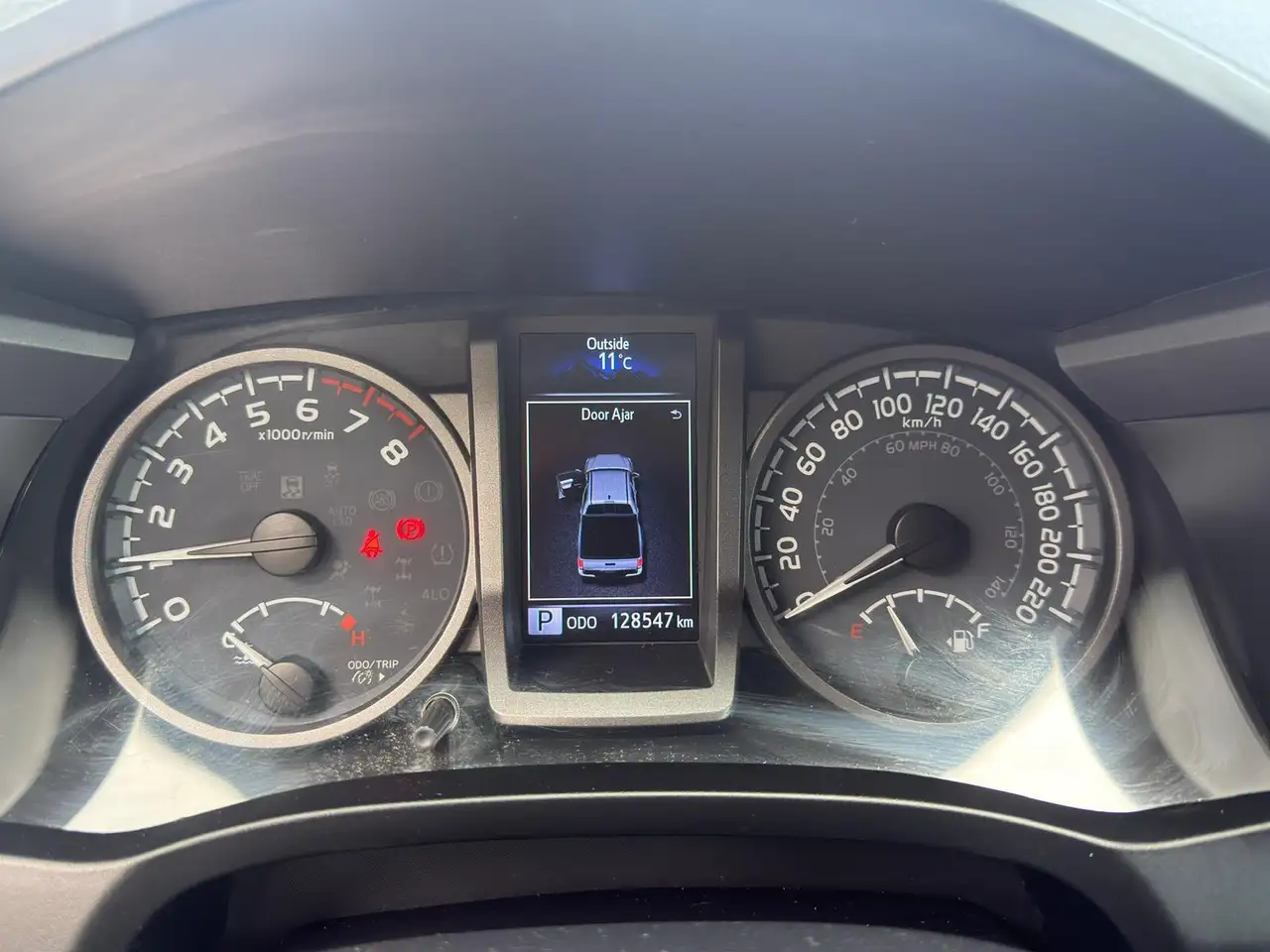 Toyota Tacoma снимка Toyota Tacoma