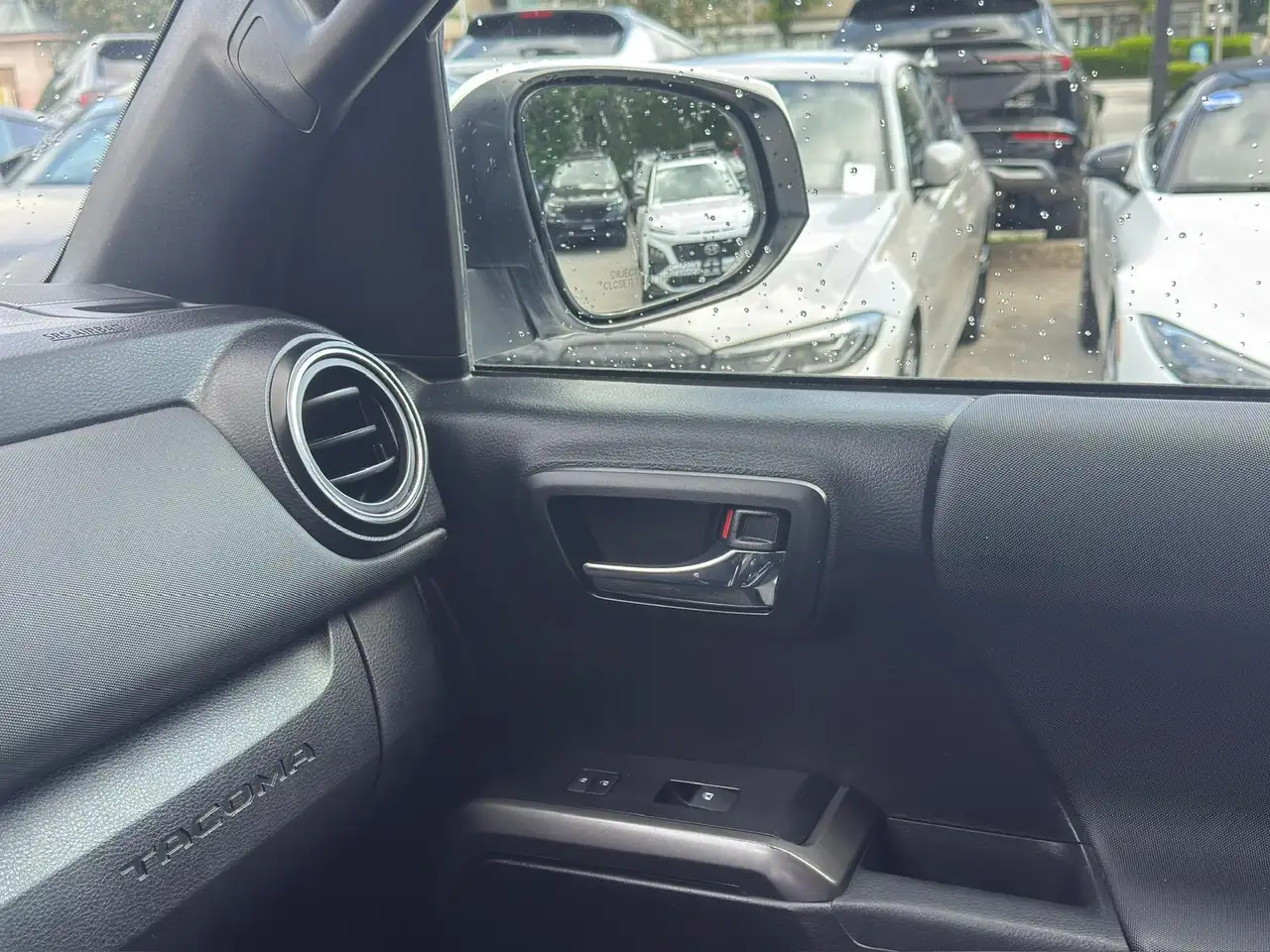 Toyota Tacoma снимка Toyota Tacoma
