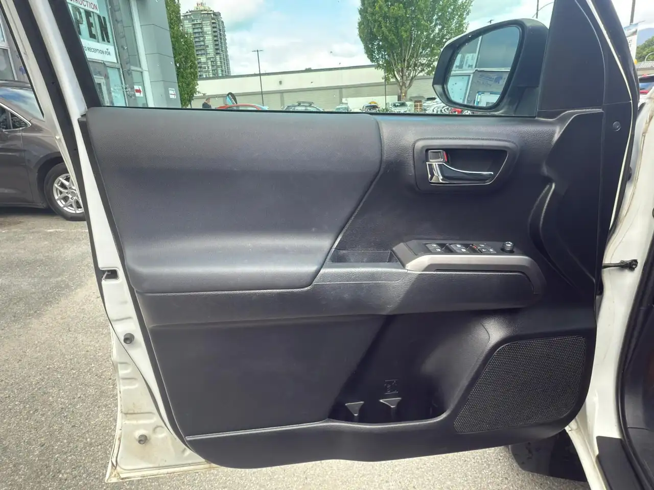 Toyota Tacoma снимка Toyota Tacoma