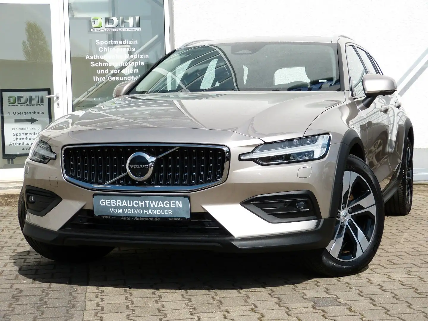 Volvo V60 Cross Country V60 B5 AWD Cross Country Ultimate 360° Gold - 2