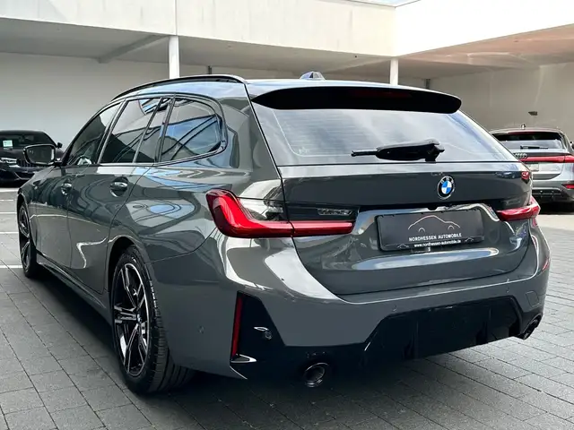 BMW 3 Series view 4