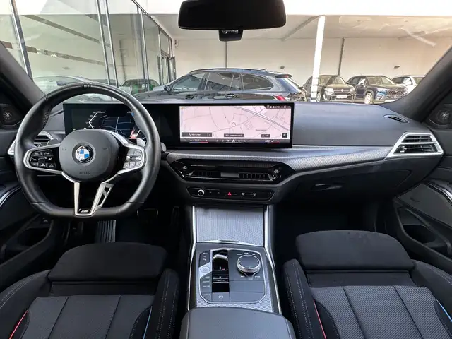 BMW 3 Series view 14