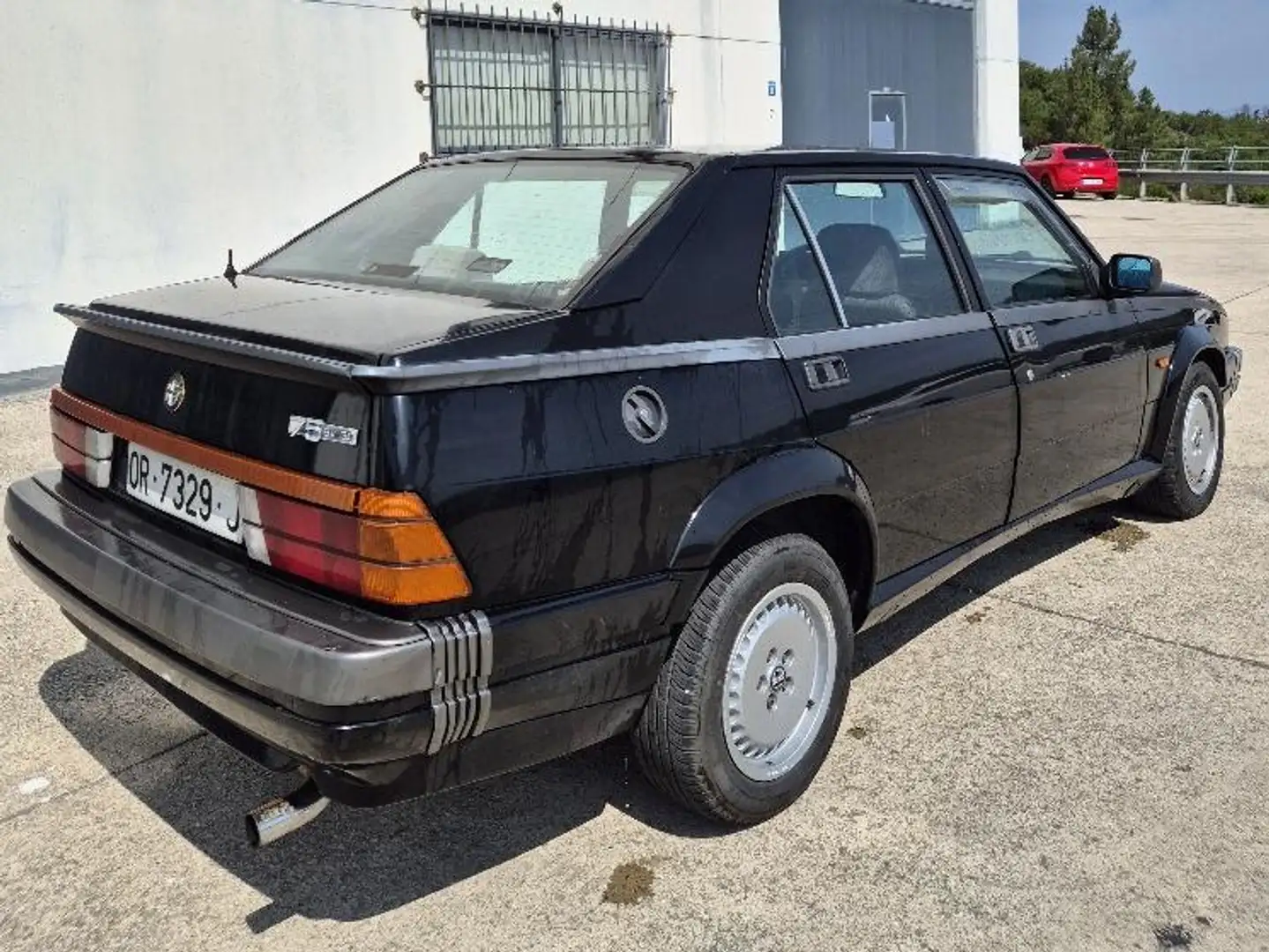 Alfa Romeo 75 75 3.0 America America Schwarz - 2