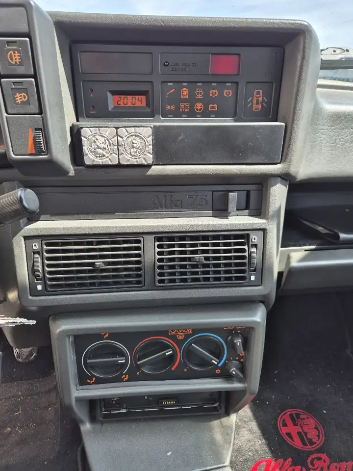 Alfa Romeo 75 3.0 America America, foto 9