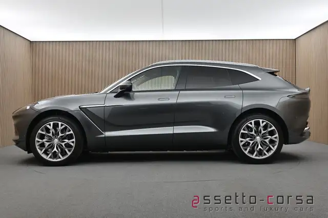 Aston Martin DBX *Magnetic Silver*Mwst.*1319km