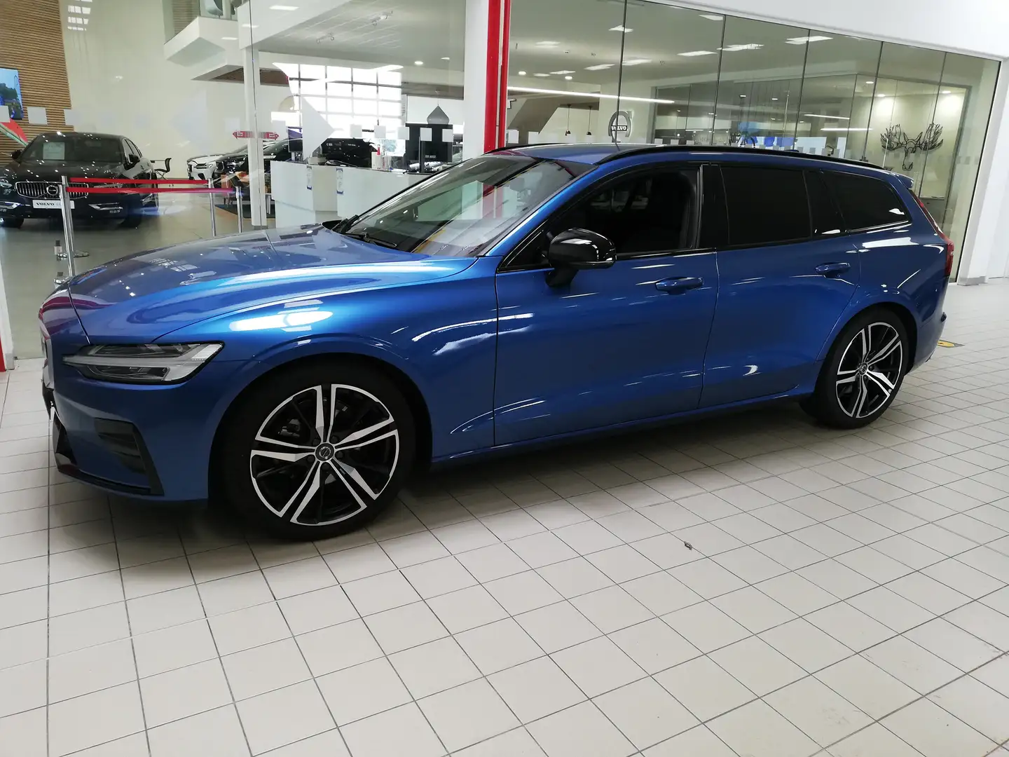 Volvo V60 V60 D3 Geartronic R-Design Bleu - 1