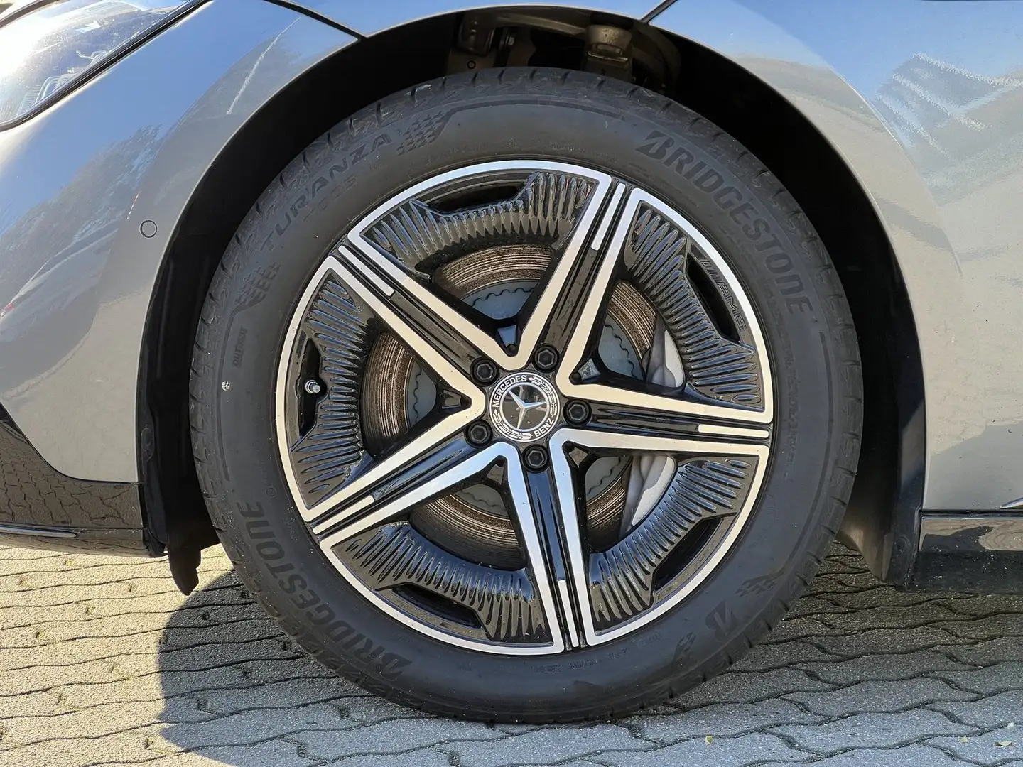 Mercedes-Benz EQE 300 AMG+Night+Pano+Winter+Wartung+Memory Grau - 2