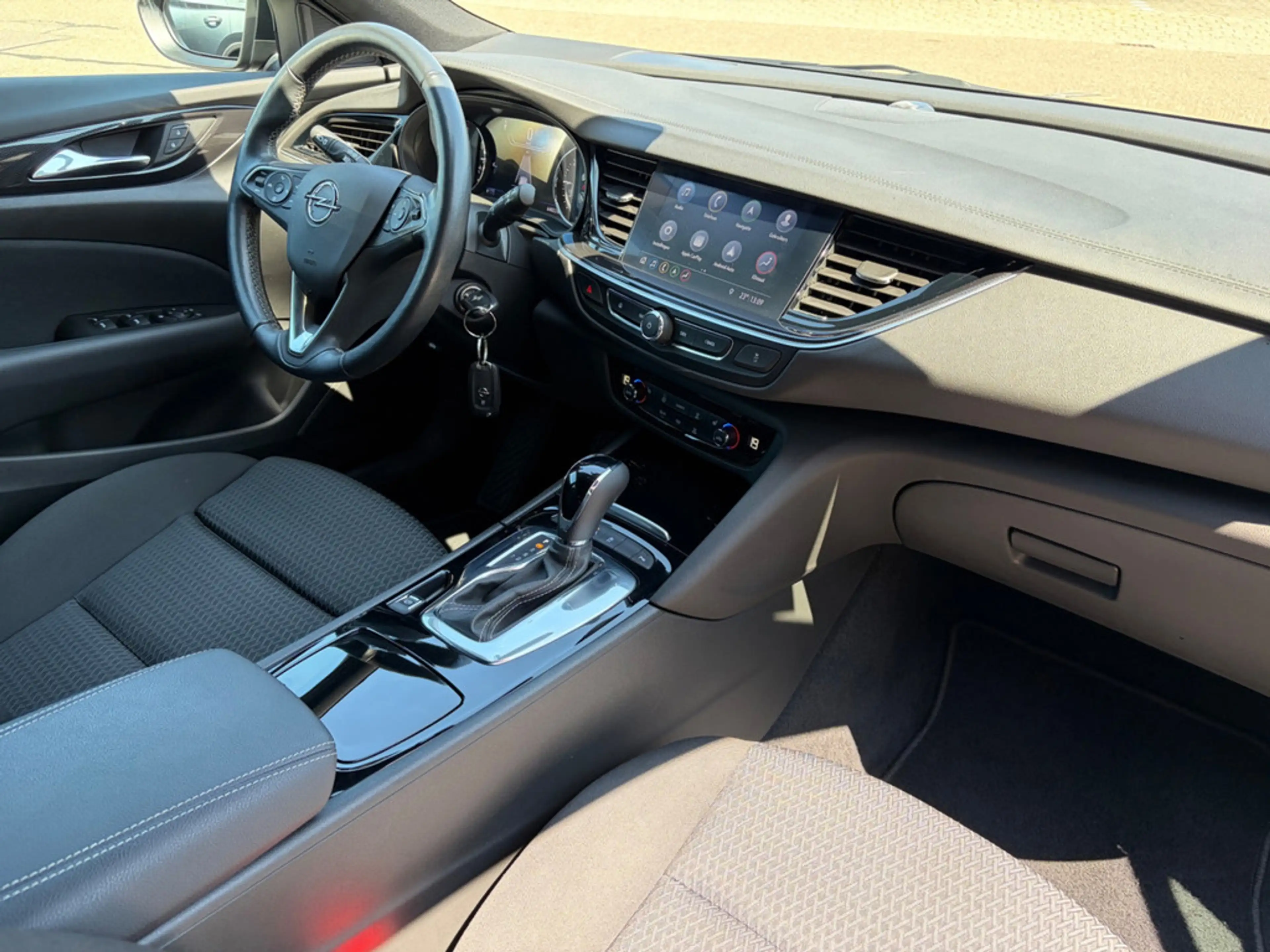 Opel Insignia Sports Tourer Opel Insignia 2.0 Turbo Business | 2 — photo 12