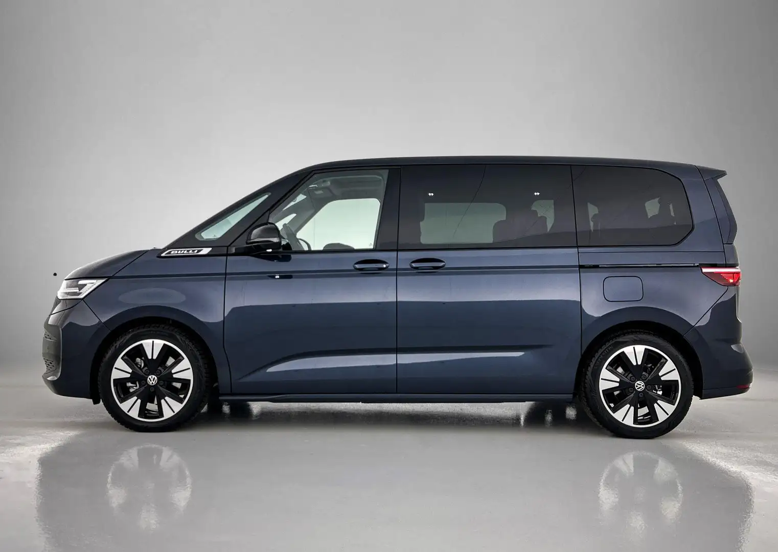 Volkswagen T7 Multivan 1.4 eHybrid L1H1 Style | 7-Personen | Automaat | P Blauw - 2