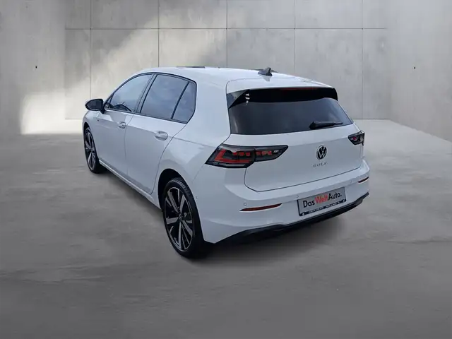 Volkswagen Golf view 3