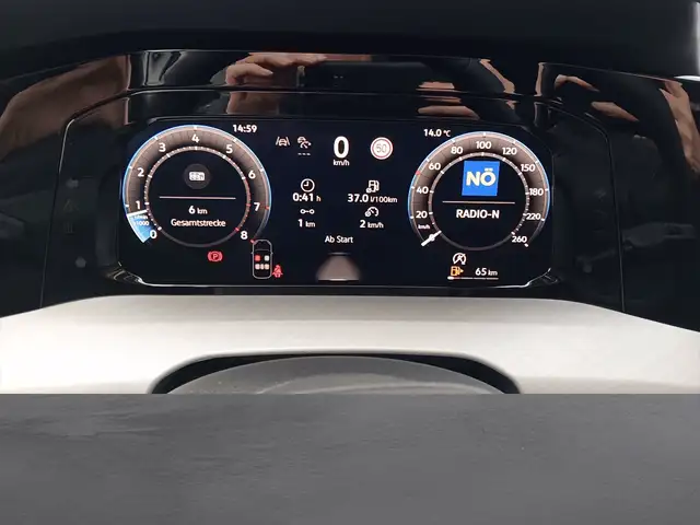Volkswagen Golf view 10