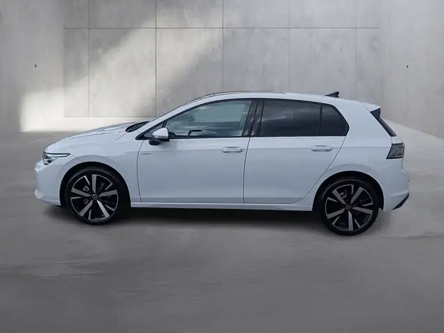Volkswagen Golf view 2