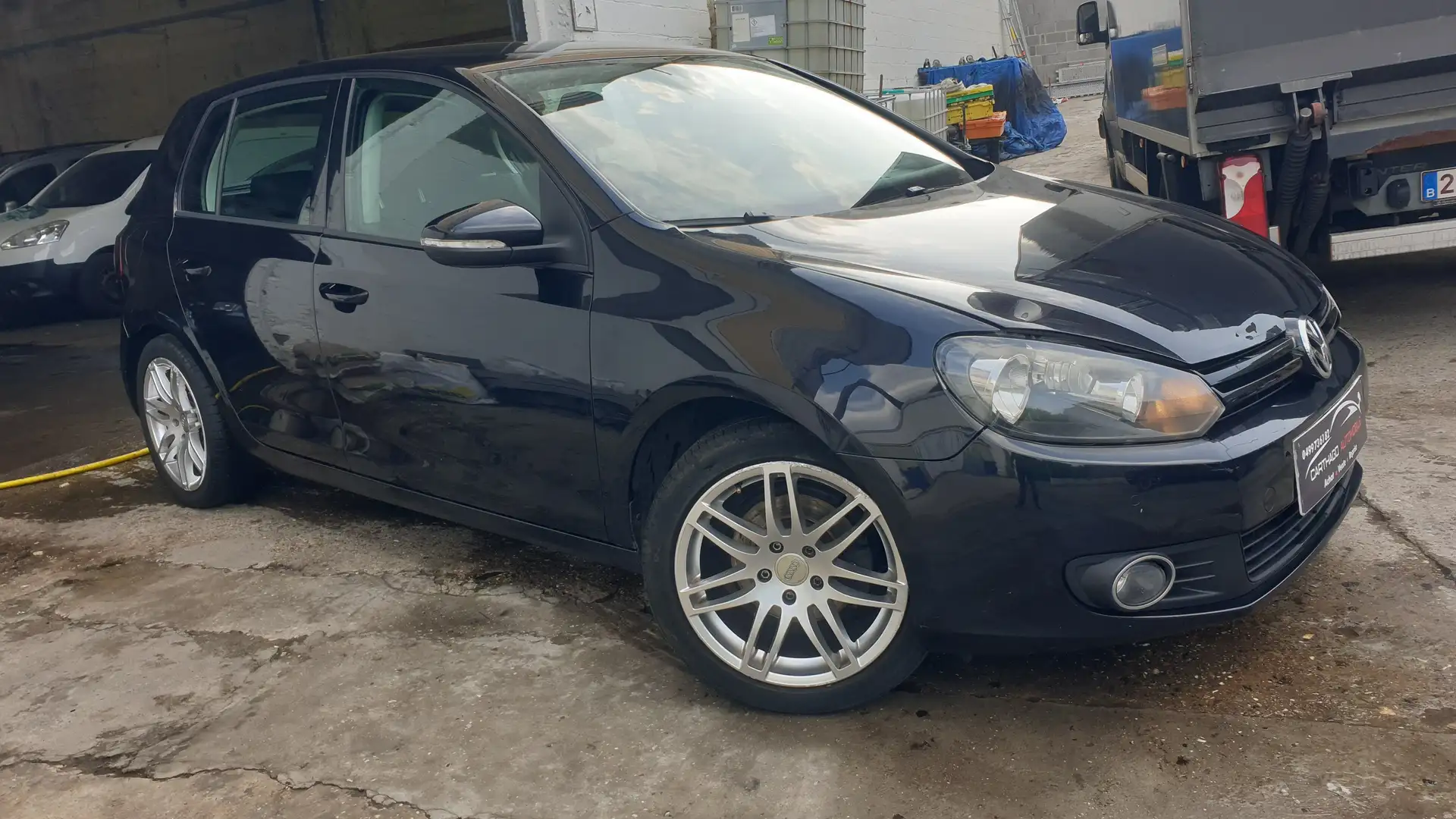 Volkswagen Golf 1.6 CR TDi Trendline DPF Noir - 1