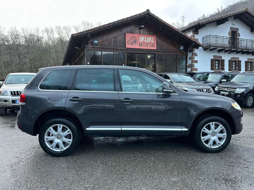 Volkswagen Touareg 3.0TDI Individual Tiptronic - foto 1