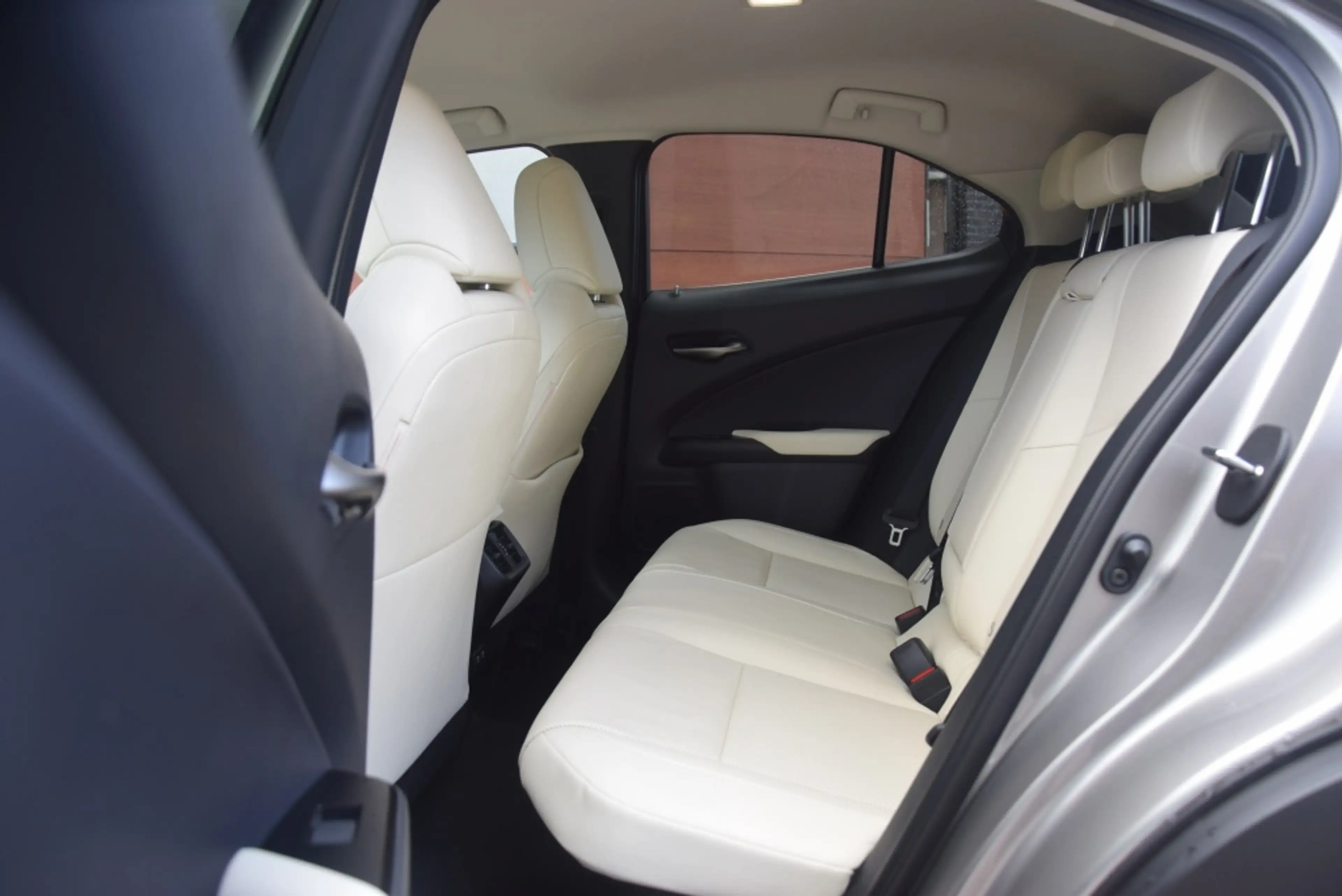 Lexus UX 250h Executive Line + President Pack/Mark Levinson/Deal — photo 8