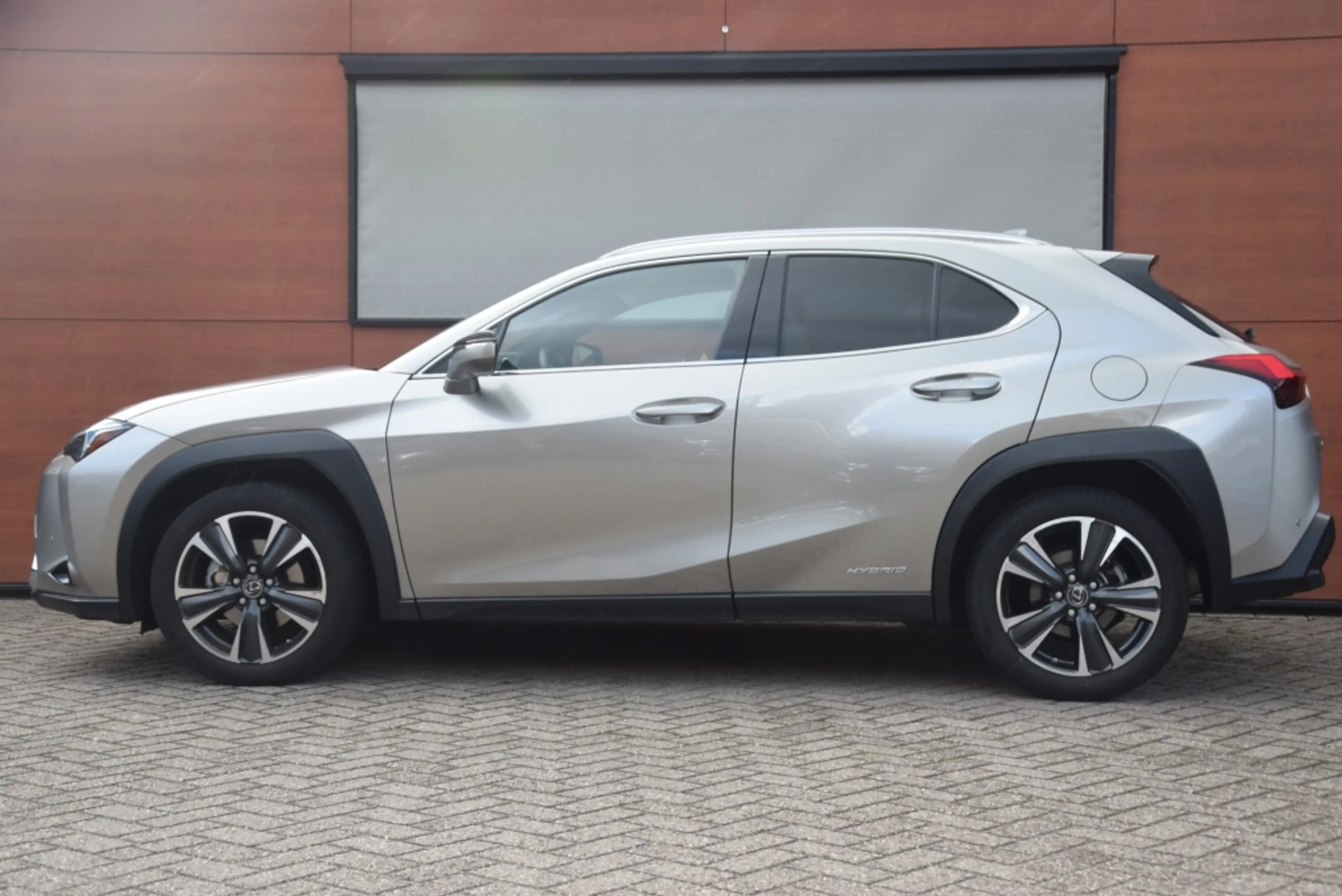 Lexus UX 250h Executive Line + President Pack/Mark Levinson/Deal — photo 11