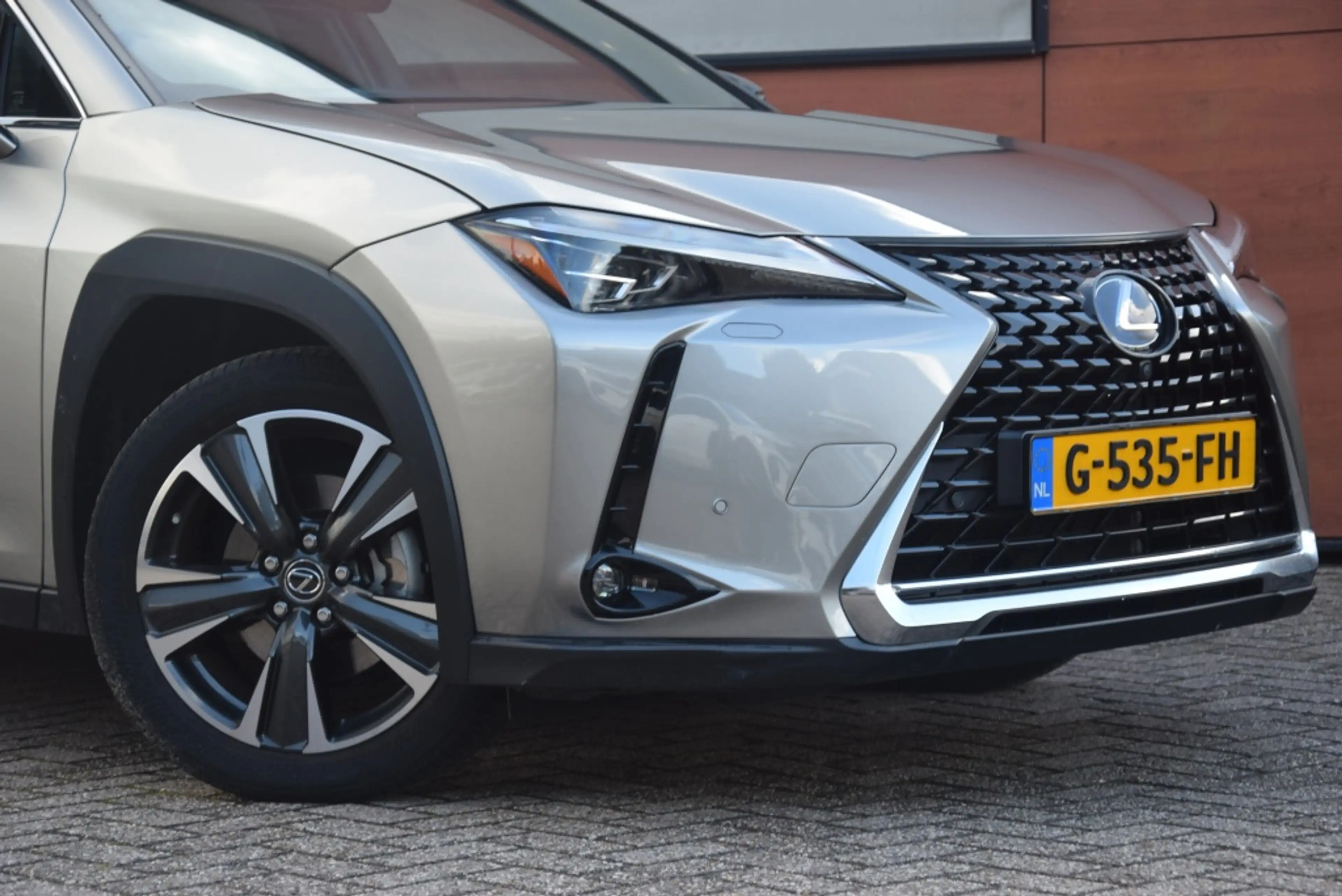 Lexus UX 250h Executive Line + President Pack/Mark Levinson/Deal — photo 3
