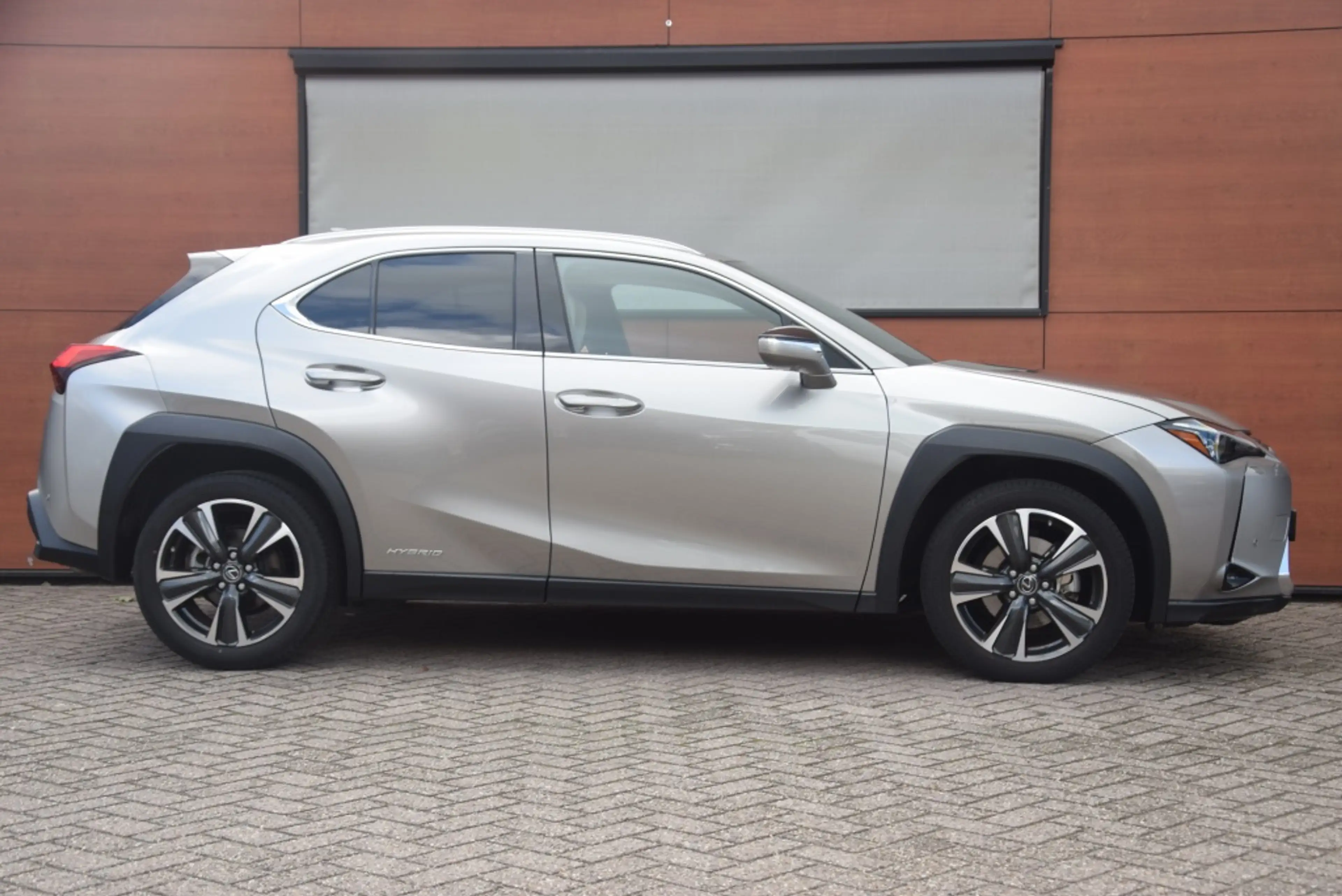 Lexus UX 250h Executive Line + President Pack/Mark Levinson/Deal — photo 4