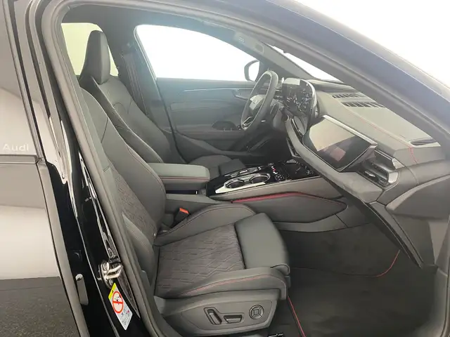Audi A6 view 10