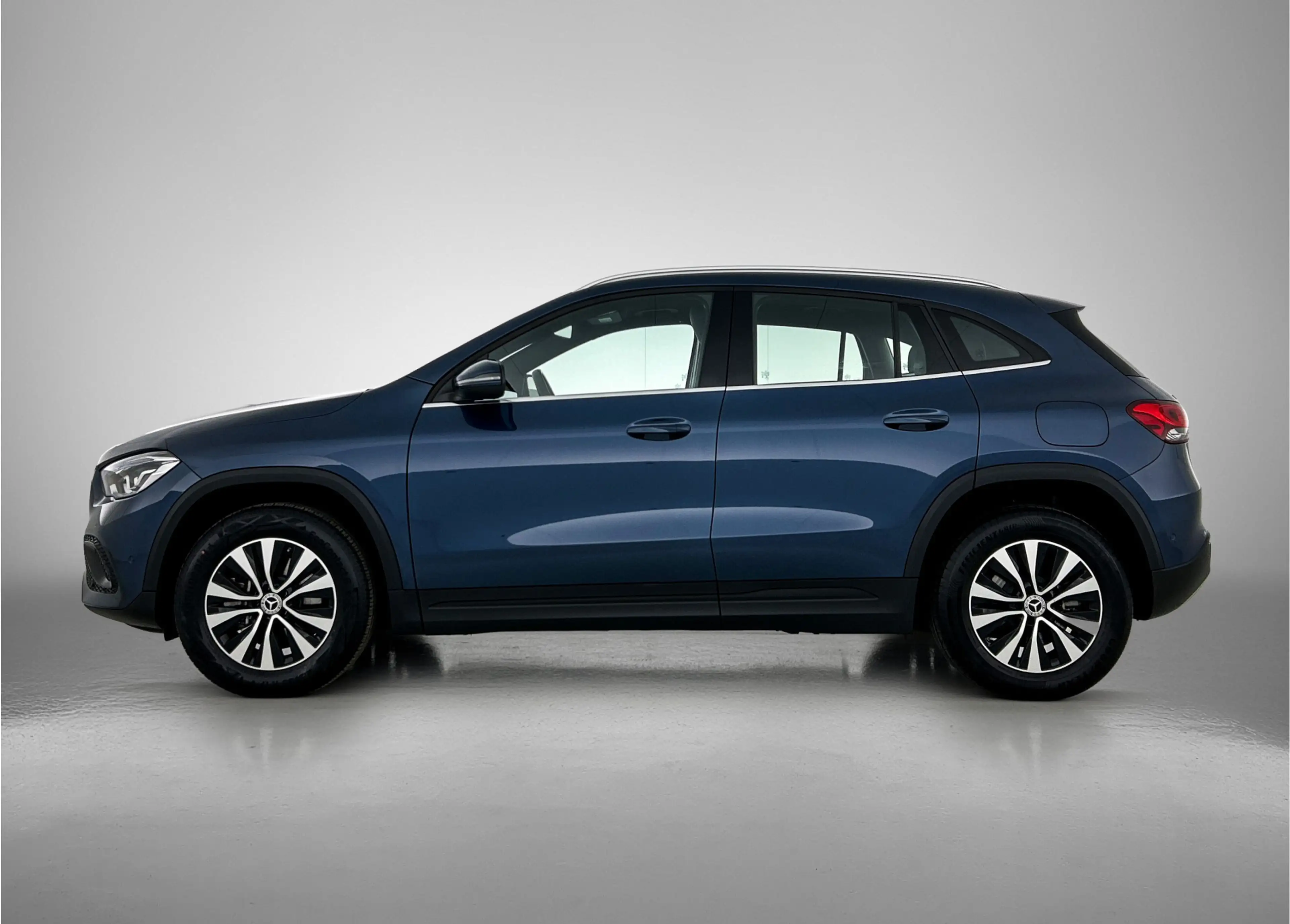 Mercedes-Benz GLA 250 e Plug-In Hybride | Trekhaak | Achteruitrijcamera — photo 3