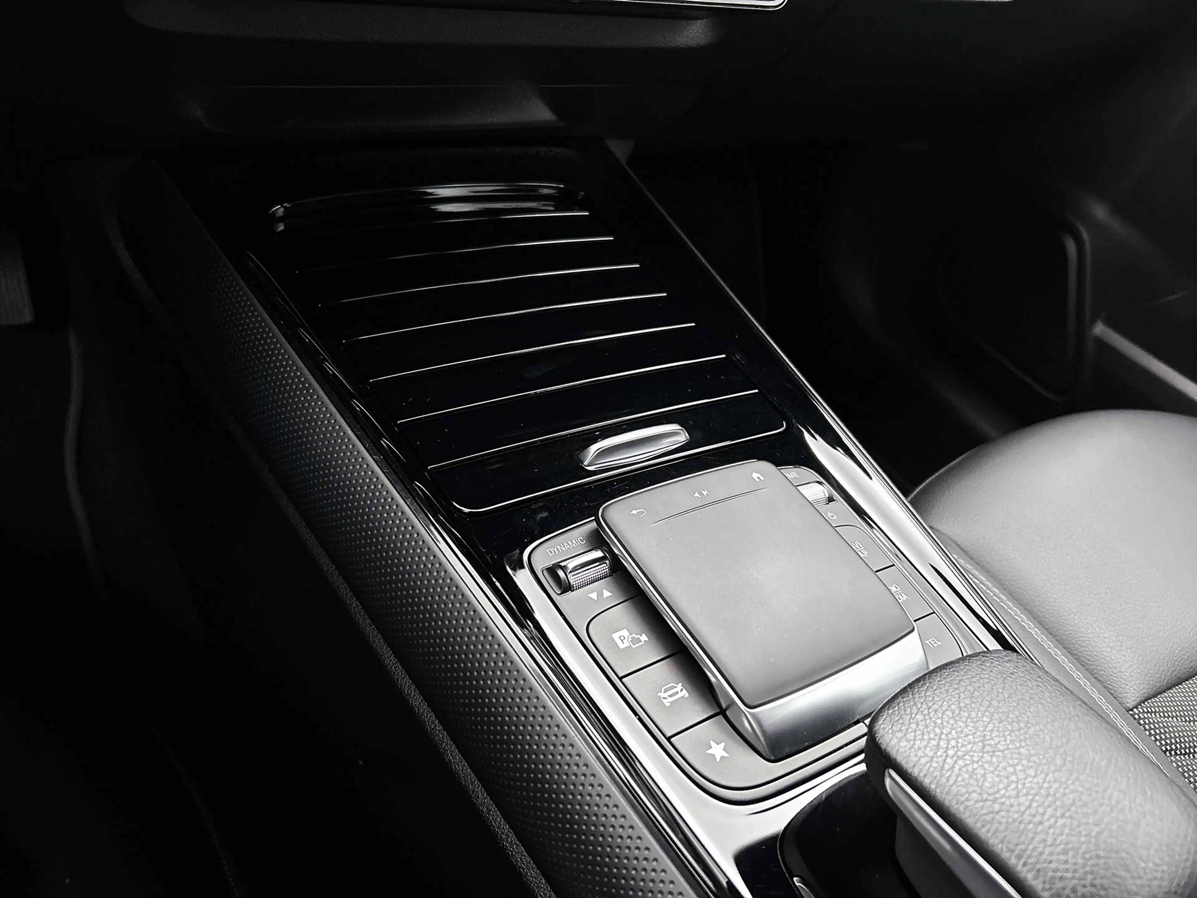 Mercedes-Benz GLA 250 e Plug-In Hybride | Trekhaak | Achteruitrijcamera — photo 10