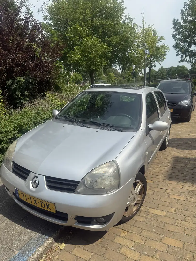 Renault Clio 1.2-16V Campus Gri - 2