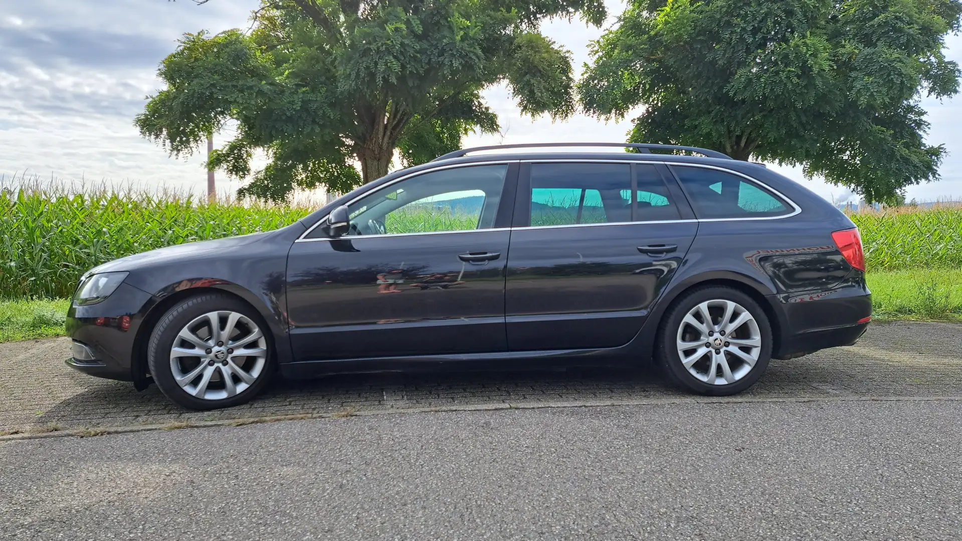 Skoda Superb Superb Combi 2.0 TDI DSG Ambition Black - 1