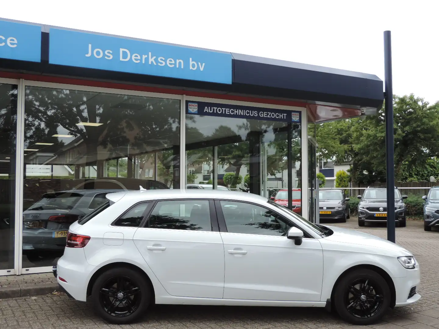Audi A3 Sportback 1.0 TFSI 85kW 5drs - ACC | Nav | Climat Wit - 2