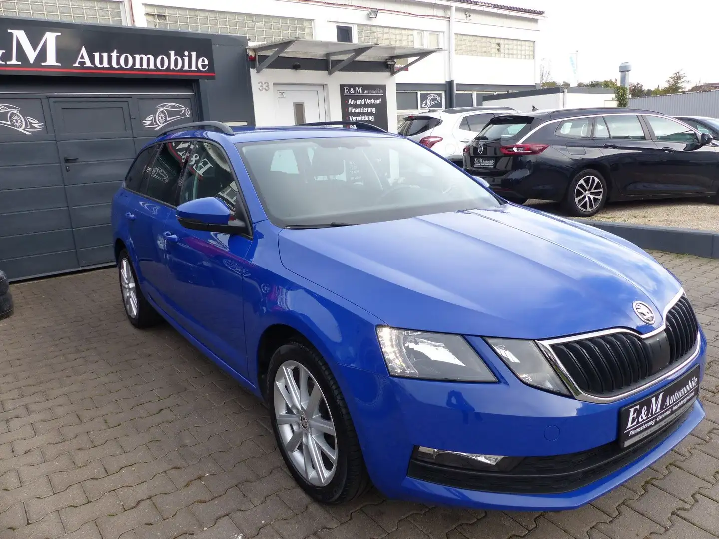 Skoda Octavia Kombi Tour *NAVI*PDC*SHZ*APPS*6.GANG** Blau - 2