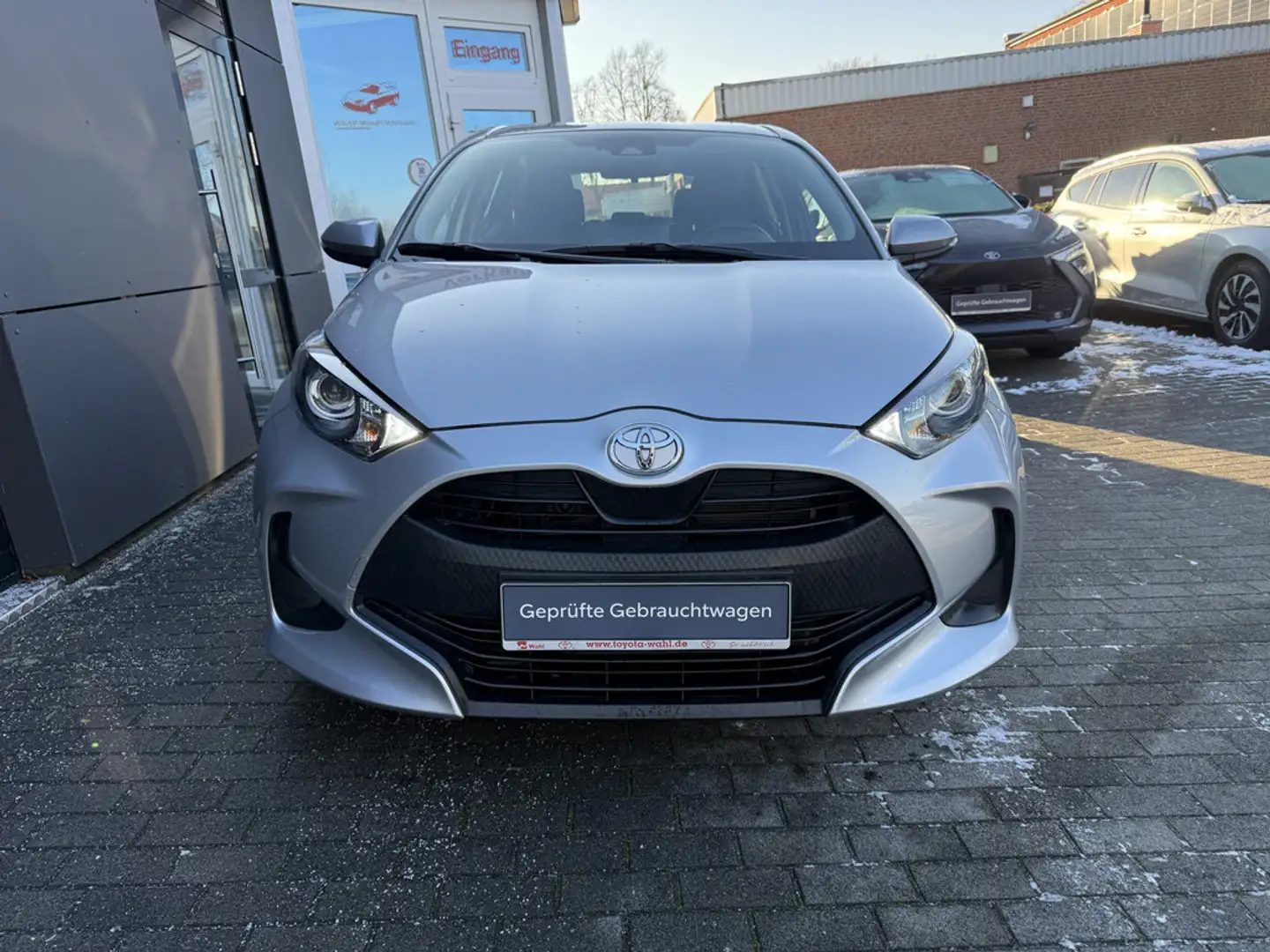 Toyota Yaris 1.0 Comfort Silber - 2