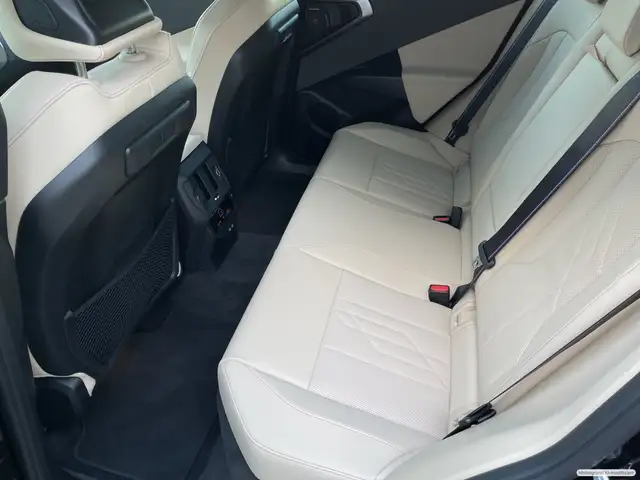 BMW X3 view 11