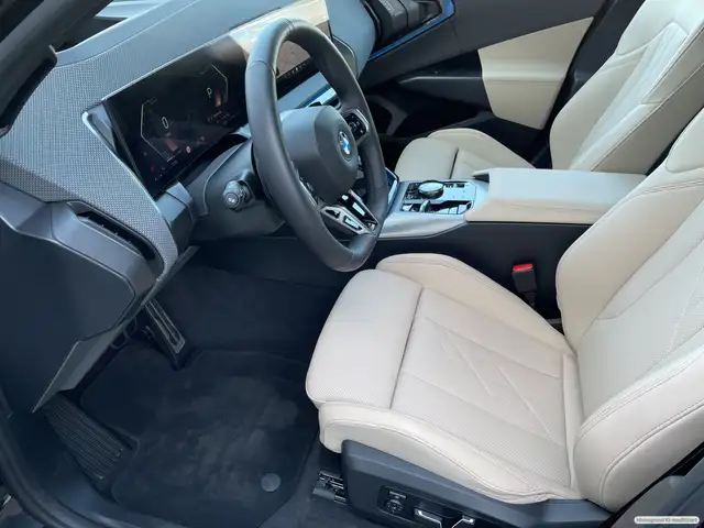 BMW X3 view 10