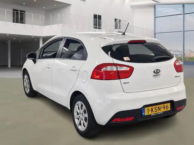 Kia Rio view 4