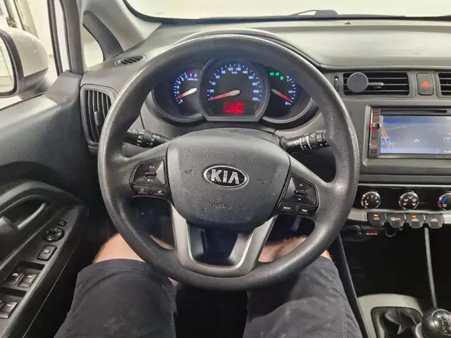 Kia Rio view 17