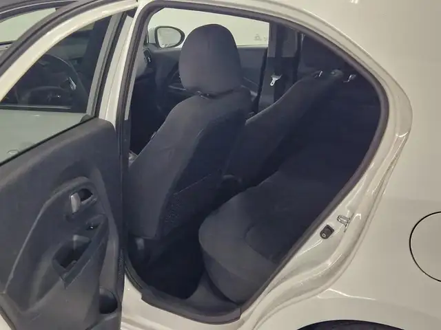 Kia Rio view 6