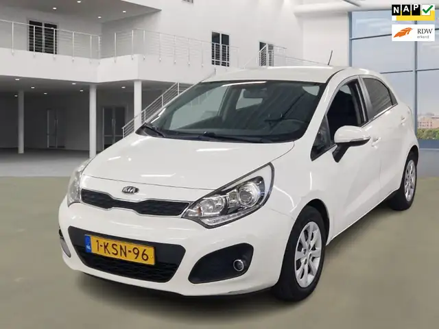 2013 Kia Rio in White for sale