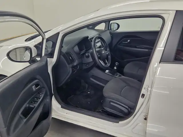 Kia Rio view 7