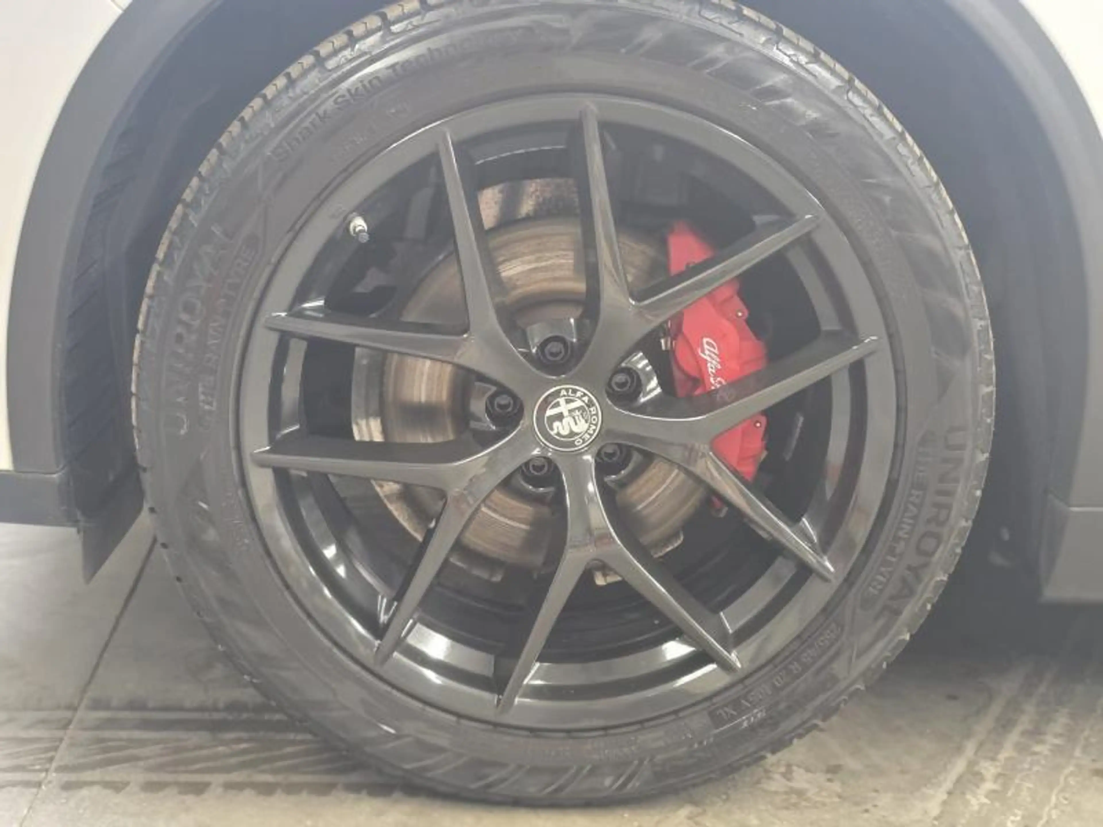 Alfa Romeo Stelvio B-Tech — photo 10