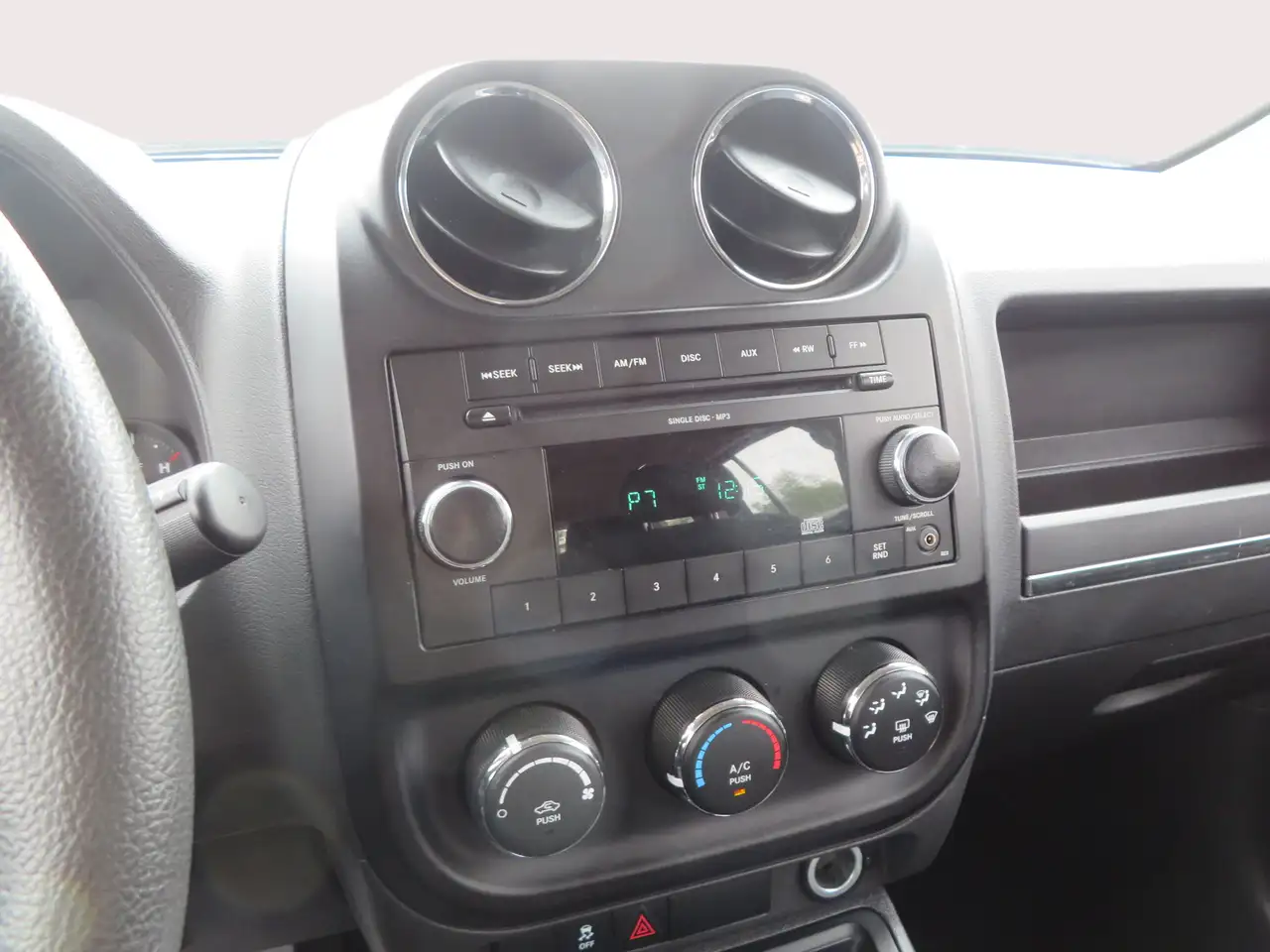 Jeep Patriot photo Jeep Patriot