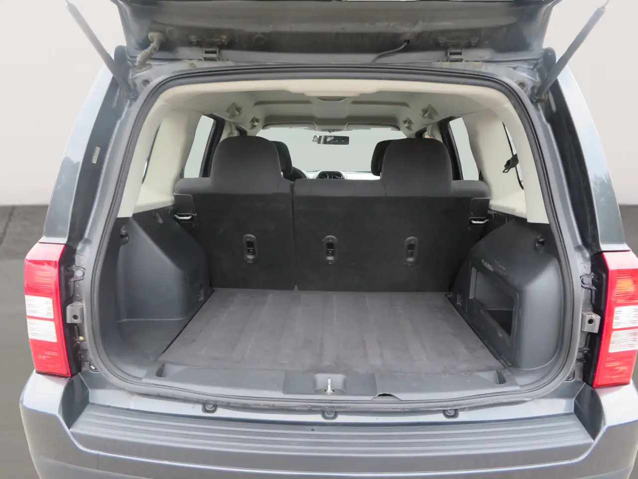 Jeep Patriot photo Jeep Patriot