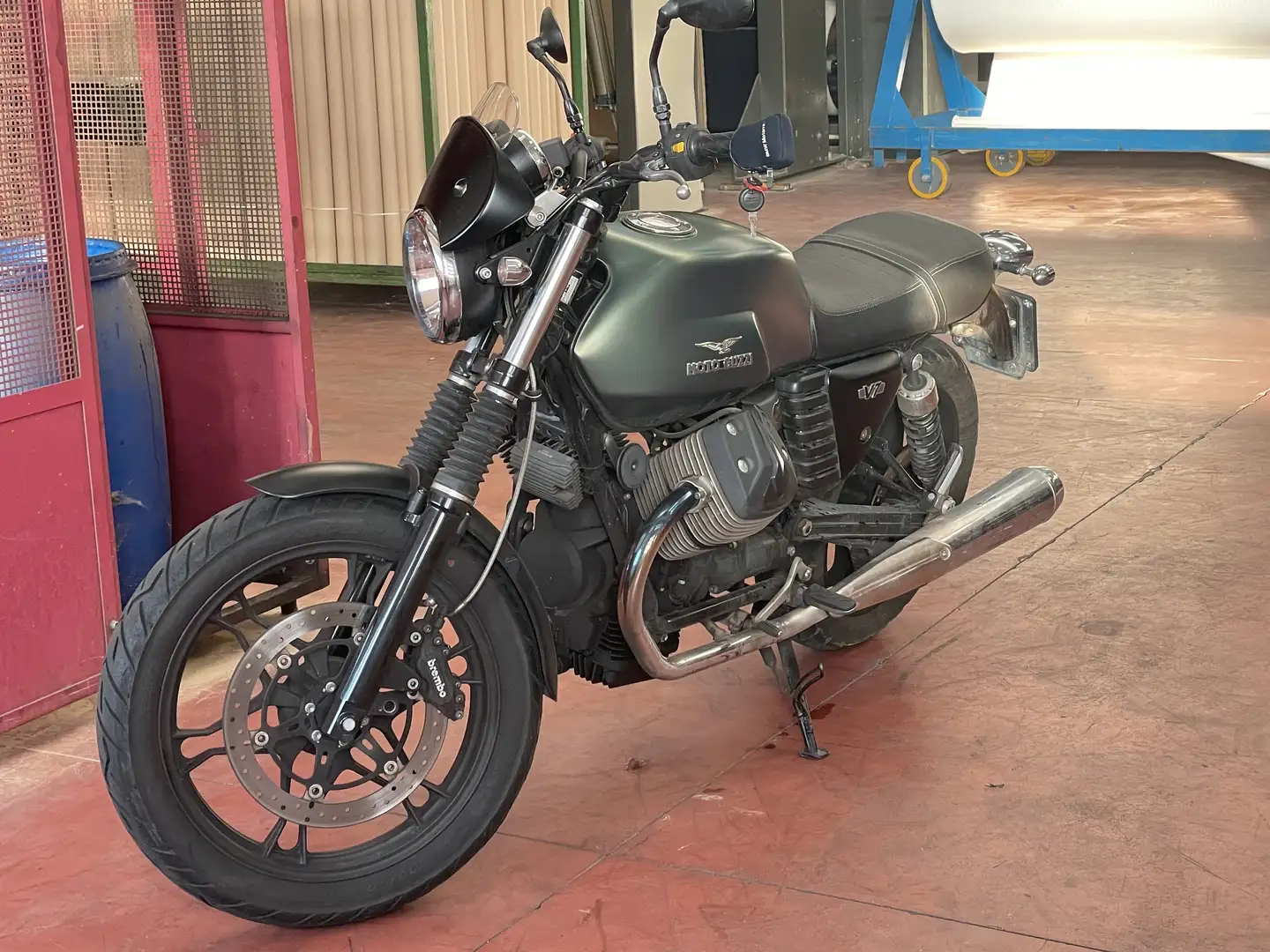 Moto Guzzi V 7 - 1